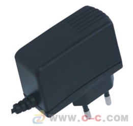 15v1a汽车应急启动电源充电器 安规认证